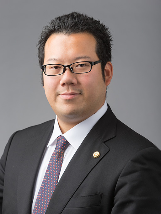 代表弁護士 角 学